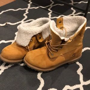 Teddy Fleece Timberland Boots size 9